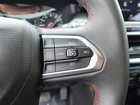Used 2024 Jeep Compass Trailhawk AWD/4WD image 14
