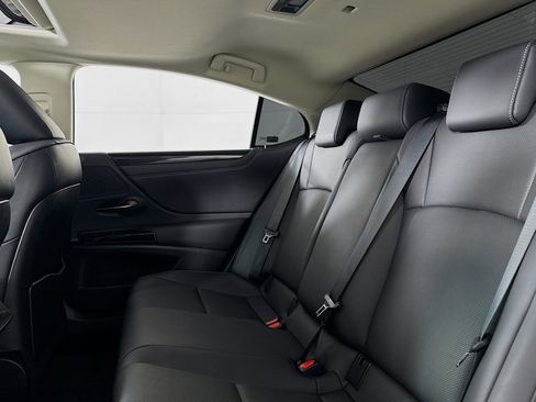 Used 2023 Lexus ES 350 image 7