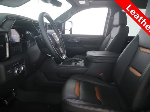 Used 2025 GMC Sierra 2500 AT4 w/ AT4 Premium Plus Package AWD/4WD image 17