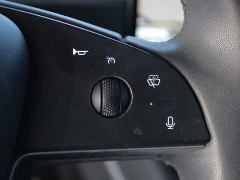 Used 2023 Tesla Model X Plaid image 11