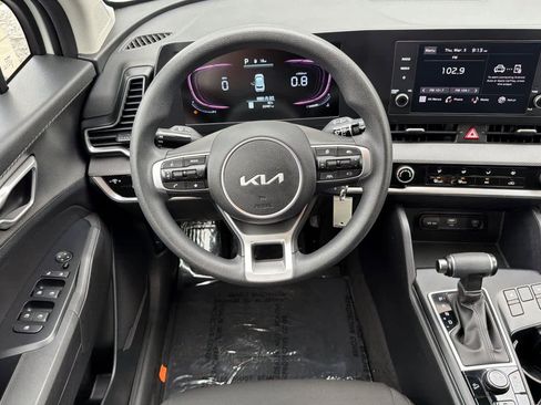 Used 2023 Kia Sportage LX image 16