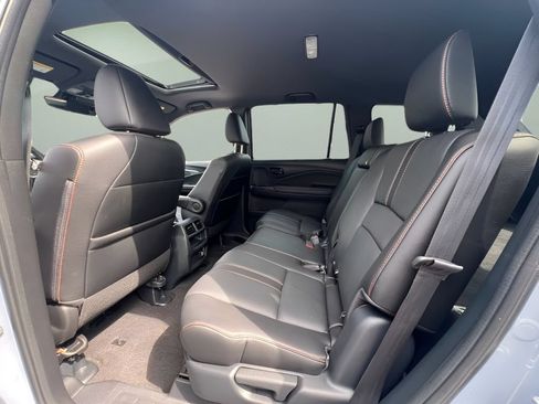Used 2023 Honda Passport TrailSport image 17