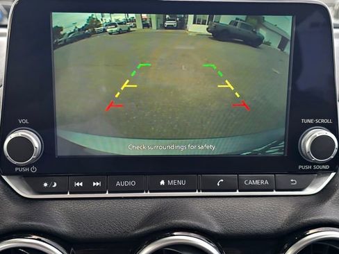 Used 2024 Nissan Sentra SV image 9