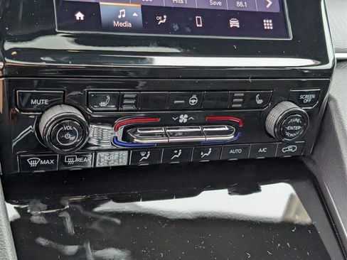 New 2025 Jeep Grand Cherokee Laredo X w/ Luxury Tech Group I image 21