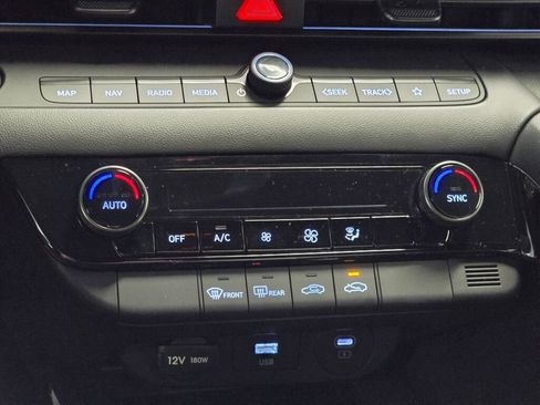 New 2025 Hyundai Elantra SEL image 21