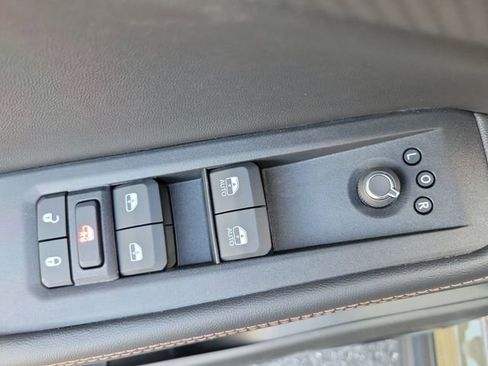 New 2026 Jeep Cherokee Overland image 20