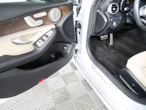 Used 2019 Mercedes-Benz C 300 Sedan image 8