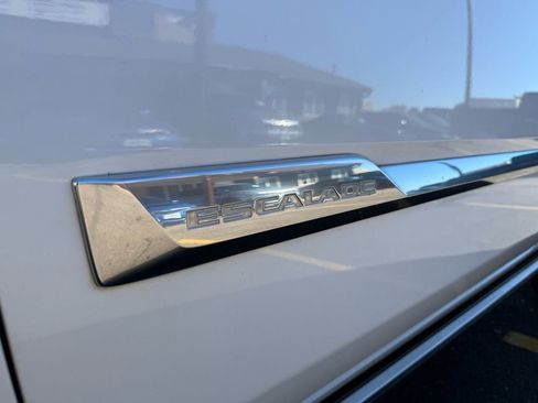 Used 2016 Cadillac Escalade Premium image 9