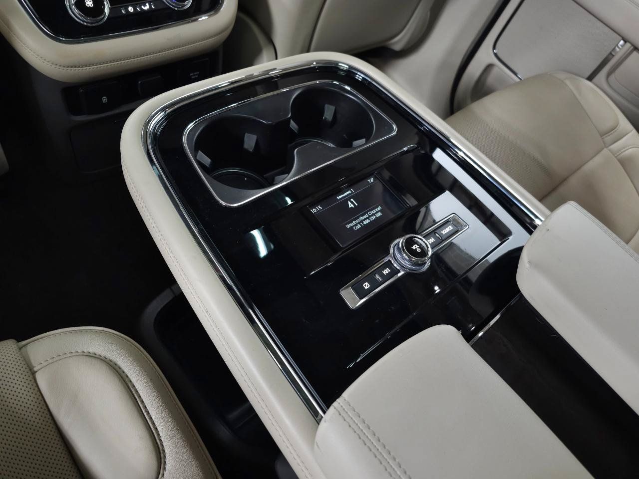 Used 2018 Lincoln Navigator Reserve w/ Technology Package AWD/4WD image 38