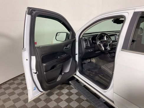 Used 2015 GMC Canyon SLE AWD/4WD image 17