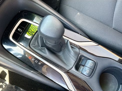 Used 2020 Toyota Corolla LE FWD image 25