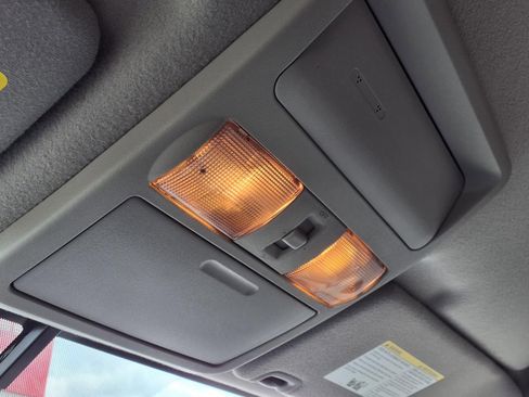 Used 2020 Nissan Frontier SV w/ Midnight Edition Floor Mats image 24