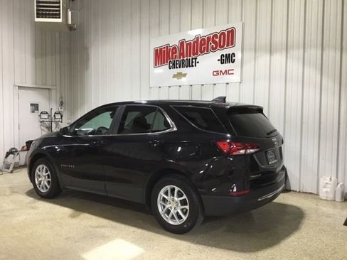 Used 2024 Chevrolet Equinox LT FWD image 3