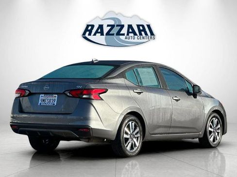 Used 2023 Nissan Versa SV image 2