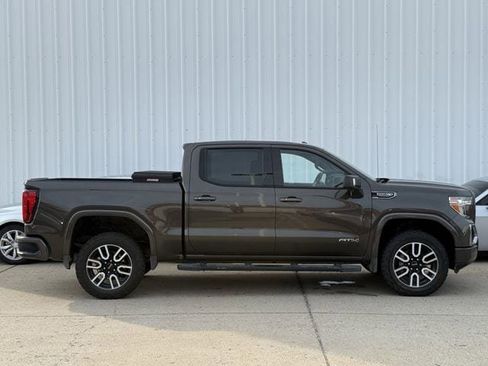 Used 2019 GMC Sierra 1500 AT4 w/ AT4 Premium Package image 3