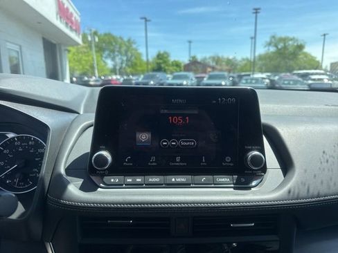 Used 2026 Nissan Rogue SV AWD/4WD image 16