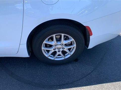 Used 2023 Chrysler Voyager LX image 30