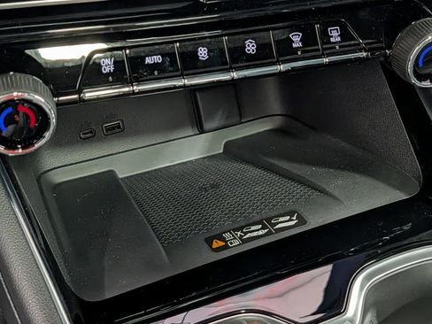 New 2026 Chevrolet Traverse RS image 30