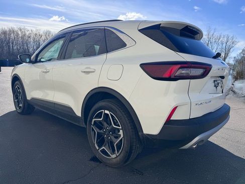 Used 2026 Ford Escape Platinum w/ Premium Technology Package image 7