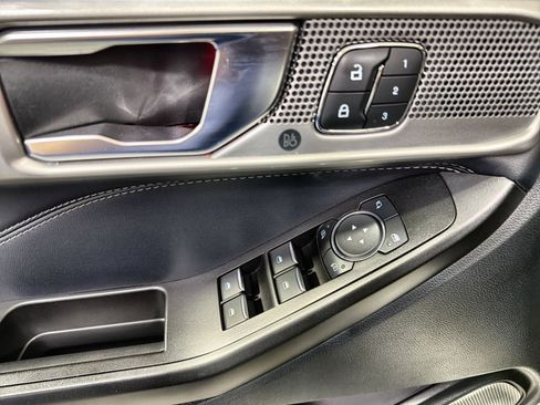 Used 2020 Ford Explorer Limited image 29