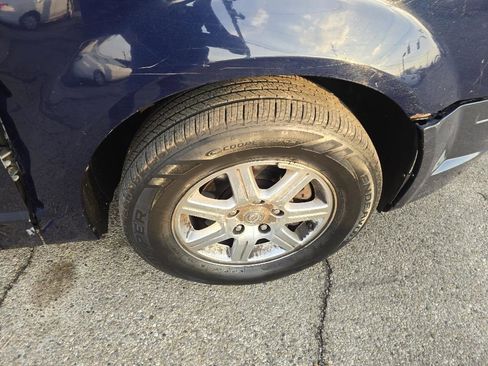 Used 2008 Chrysler Town & Country Touring image 19