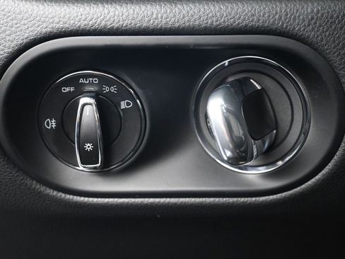 Certified 2026 Porsche Macan image 24