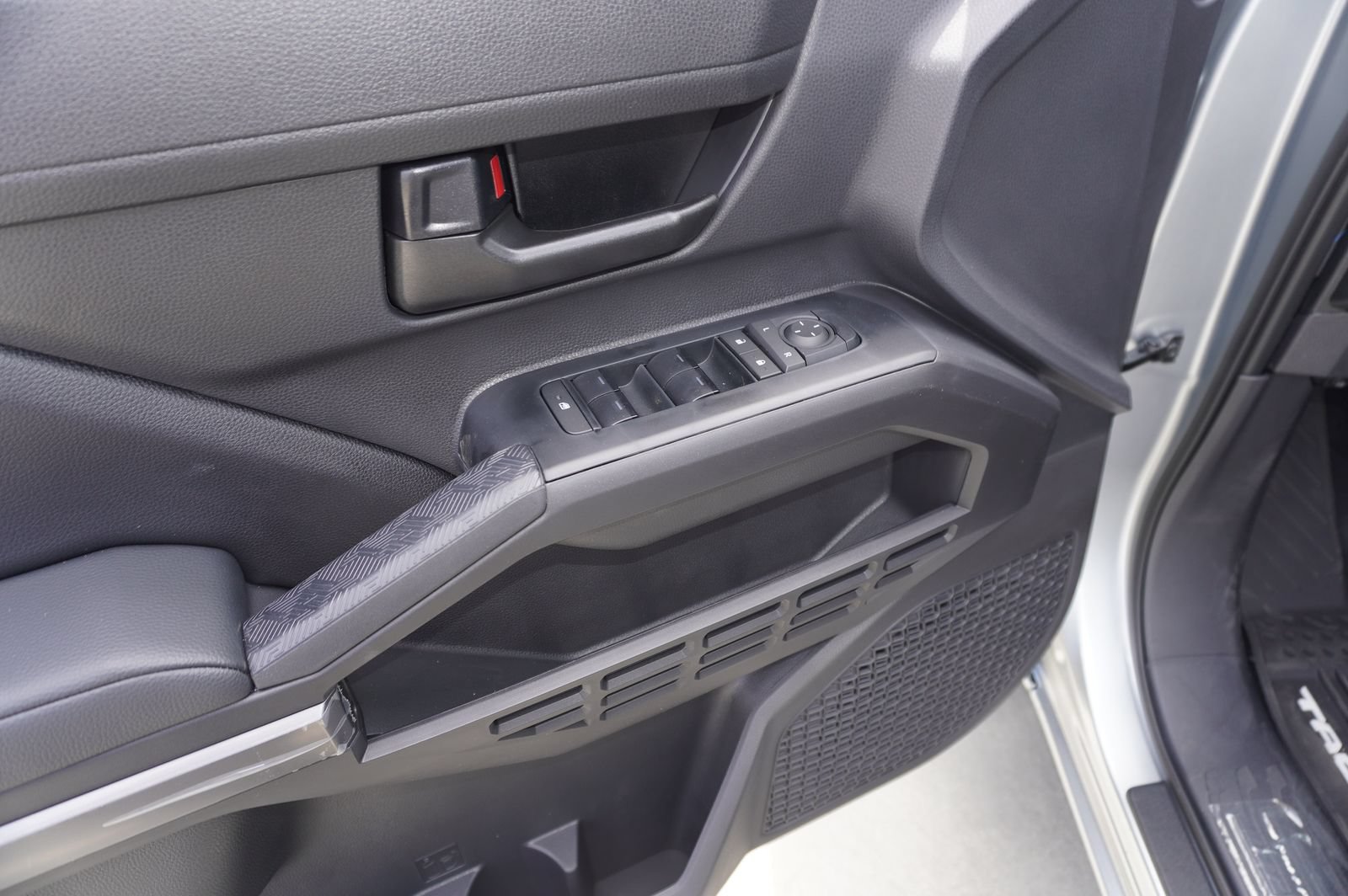 Certified 2026 Toyota Tacoma SR5 AWD/4WD image 14