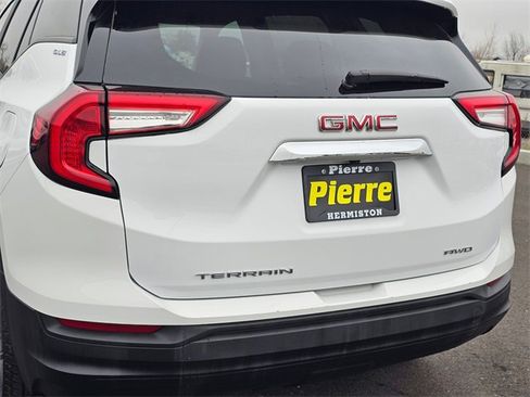 Used 2024 GMC Terrain SLE image 7