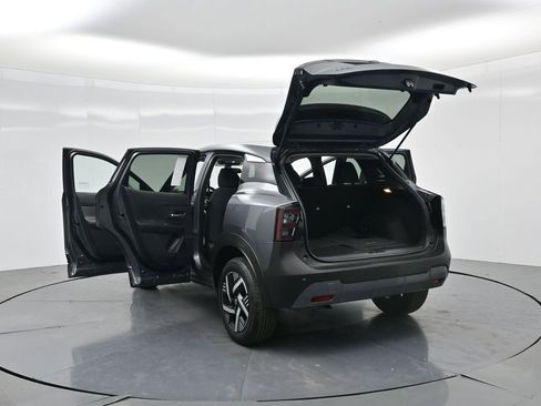 Used 2025 Nissan Kicks SV image 23