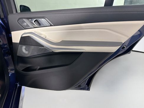Used 2024 BMW ALPINA XB7 AWD/4WD image 28
