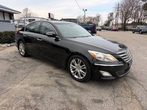 Used 2012 Hyundai Genesis 3.8 w/ Premium Pkg RWD image 7