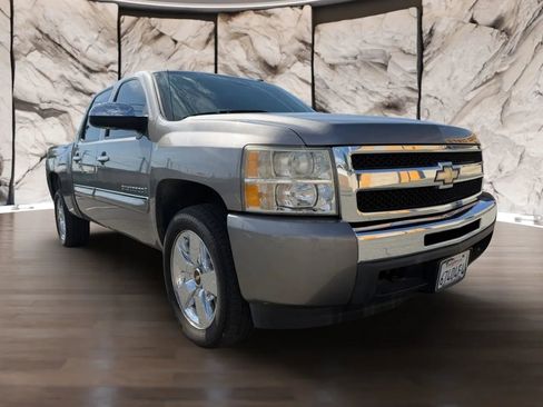 Used 2009 Chevrolet Silverado 1500 LT w/ Regional Value Package RWD image 3