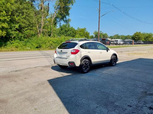 Used 2014 Subaru Crosstrek 2.0i Premium w/ Moonroof Package AWD/4WD image 7