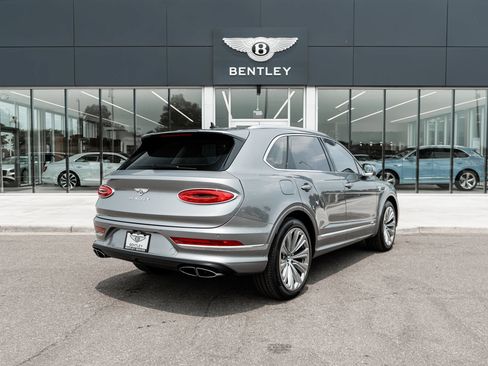 Certified 2023 Bentley Bentayga AWD/4WD image 3