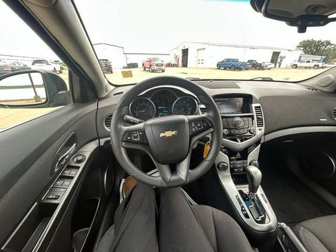 Used 2016 Chevrolet Cruze LT w/ Sun And Sound Package FWD image 11