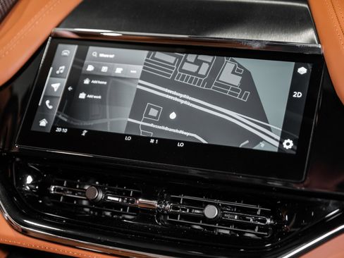 New 2026 Aston Martin DBX S image 10