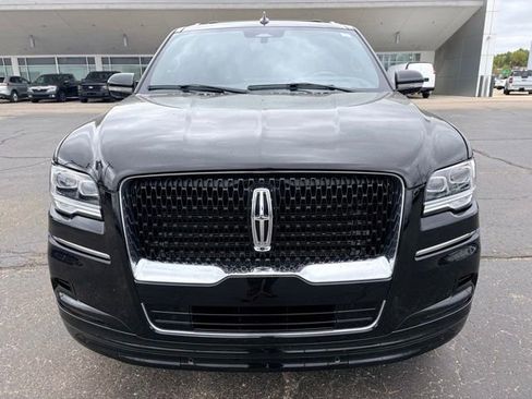 Used 2024 Lincoln Navigator Reserve AWD/4WD image 8