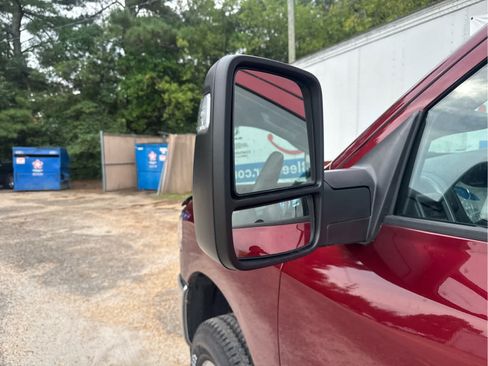 Used 2024 RAM 2500 Tradesman w/ Chrome Appearance Group AWD/4WD image 15