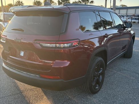 Used 2023 Jeep Grand Cherokee L Limited w/ Black Appearance Package image 3