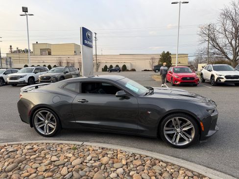 Used 2017 Chevrolet Camaro SS image 5