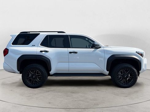 Used 2025 Toyota 4Runner SR5 AWD/4WD image 4