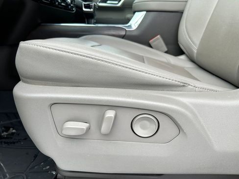 Used 2022 GMC Sierra 1500 SLT w/ SLT Convenience Package image 21