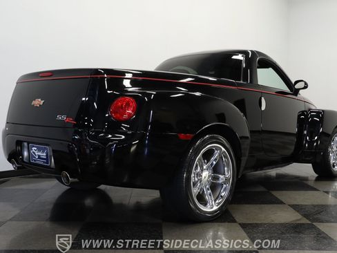 Used 2006 Chevrolet SSR w/ Preferred Equipment Group image 25