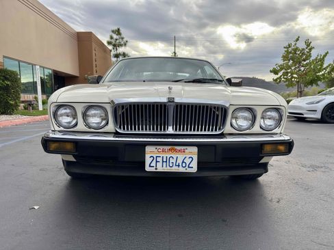 Used 1988 Jaguar XJ6 image 6