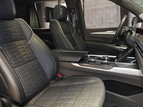 Used 2026 Cadillac Escalade V AWD/4WD image 59