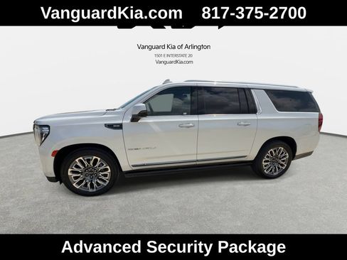 Used 2023 GMC Yukon XL Denali Ultimate AWD/4WD image 5