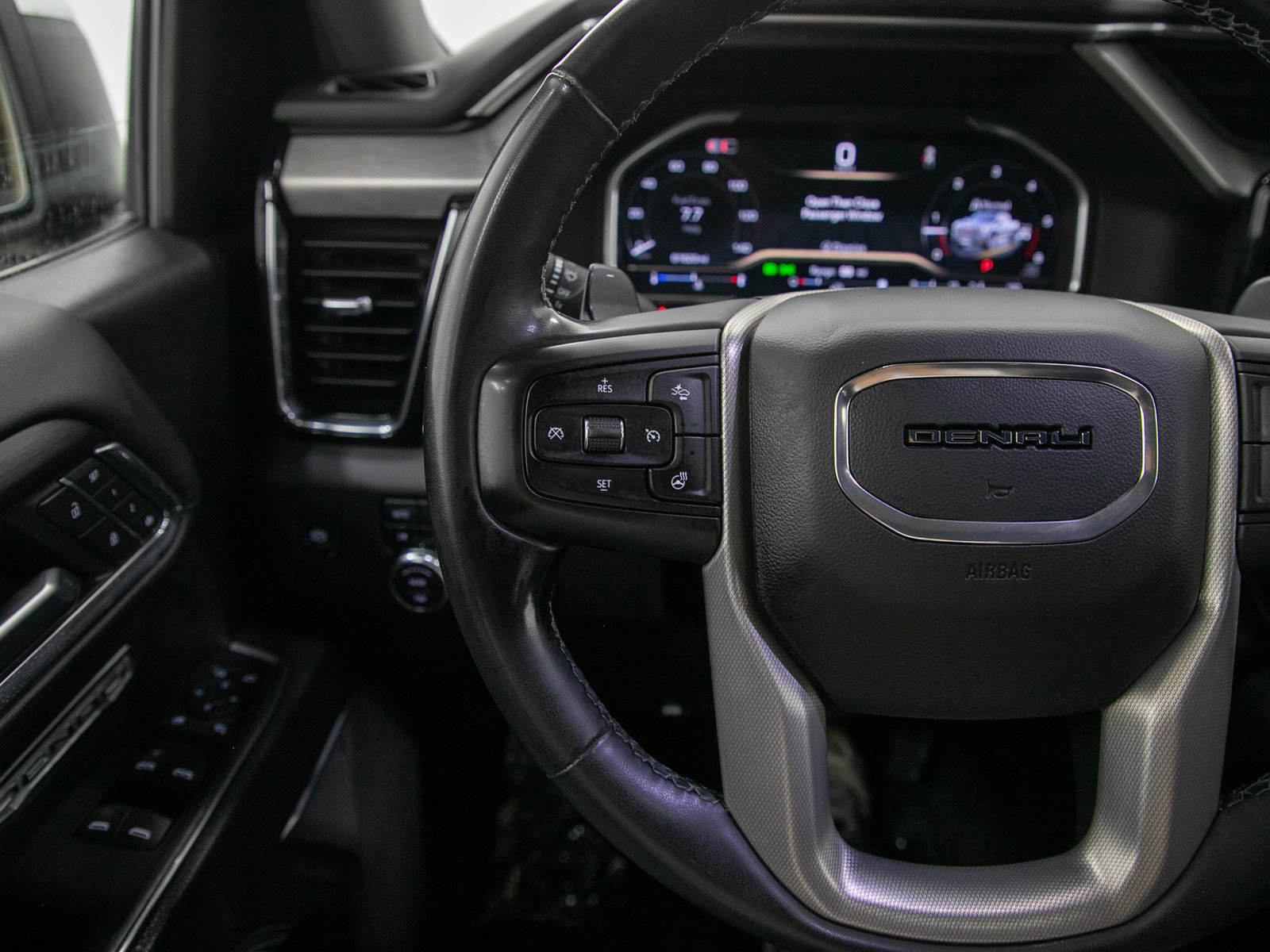 Used 2024 GMC Sierra 1500 Denali w/ Technology Package AWD/4WD image 26