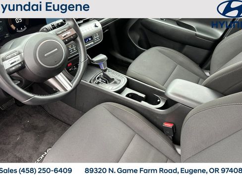 Used 2024 Hyundai Kona SEL image 11