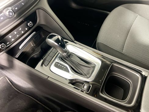 Used 2018 Buick Regal Preferred image 26