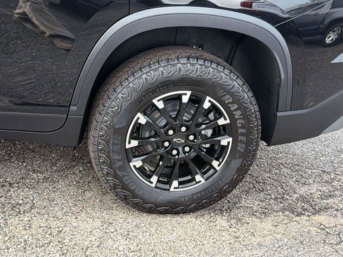New 2026 Chevrolet Traverse Z71 w/ Driver Confidence Package AWD/4WD image 9